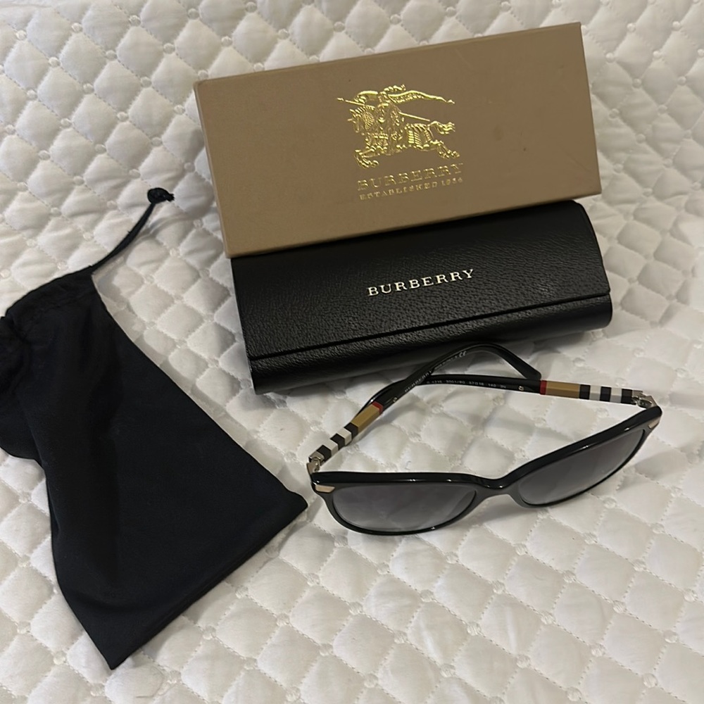 BURBERRY B4216 3001/8g 57 16 140 Black Grey Gradient Sunglasses
